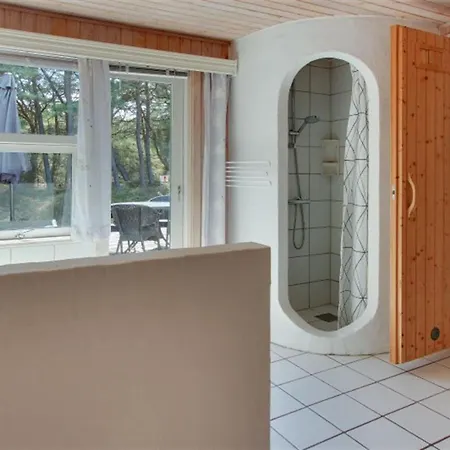 Minka - 300m From The Sea By Interhome