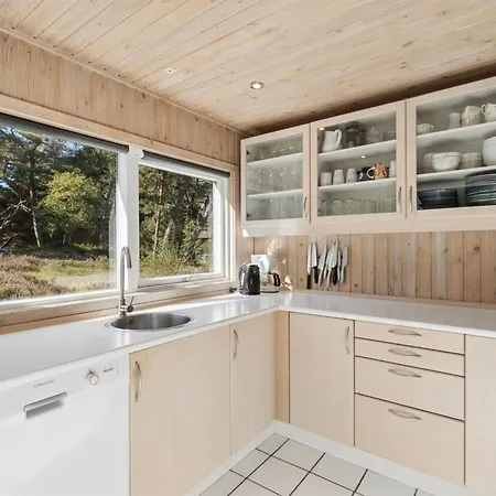 Minka - 300m From The Sea By Interhome